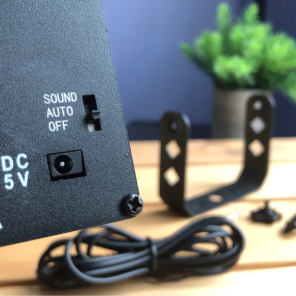 ⚡️ USB Powered LED Laser Party Light with remote control - Picture 6 of 17